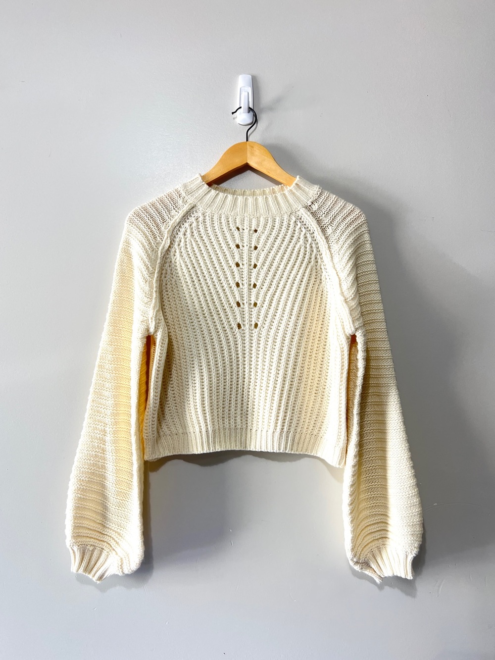 Dreamers Cable-Knit Crewneck Sweater Medium Cream Cropped Bohemian Cottagecore